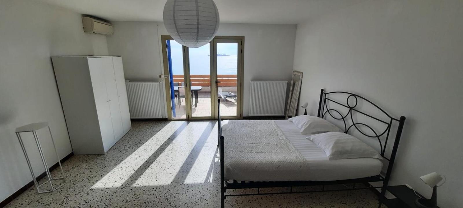 Villa Sur La Mer, 4 Chambres - 8 Personnes Sanary-sur-Mer Eksteriør bilde